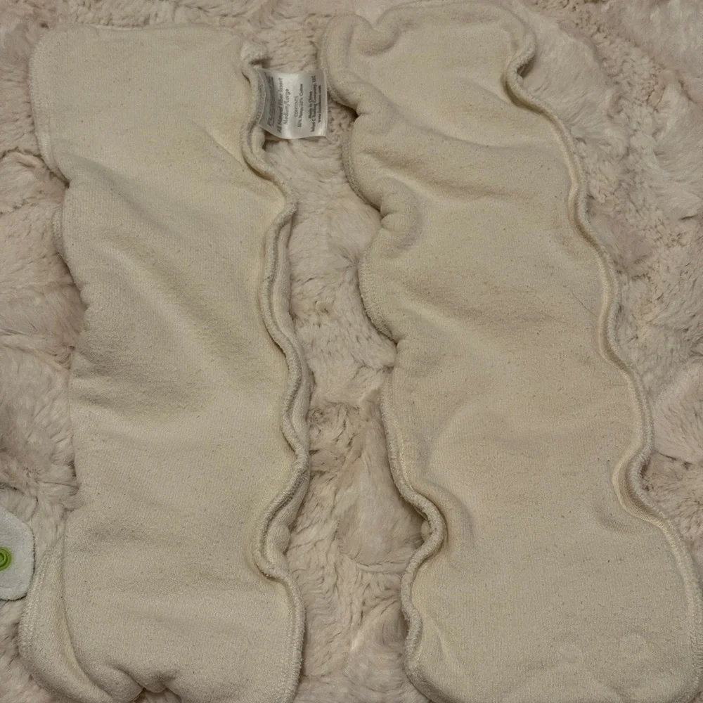 Fuzzibunz Cloth Diapers Set (2 diaper covers and two cotton/hemp inserts)